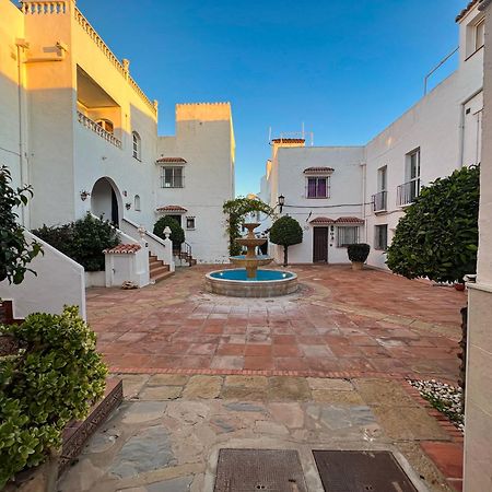 Вилла Townhouse In Monte Vinas - Манилва Экстерьер фото